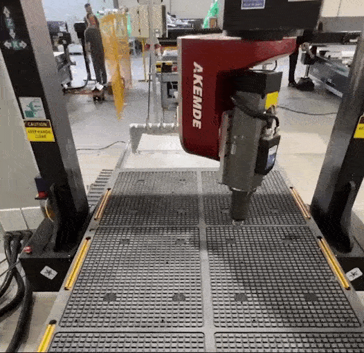CNC COM 5 EIXOS CENTRO DE USINAGEM