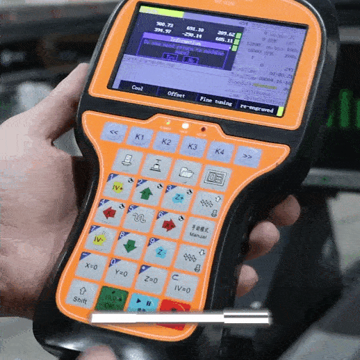 abeçote de furação em funcionamento - BRAVUS TAF 2H - RAIZEN MACHINE